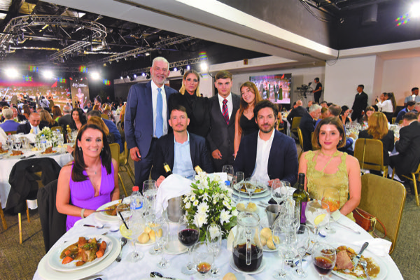 Eduardo Tabanelli, María José Correa, Federico Cescut, Francia Prats, Cecilia Gargatagli, Eric Amsler, Juan Cruz Díaz y Lihue Espinaco